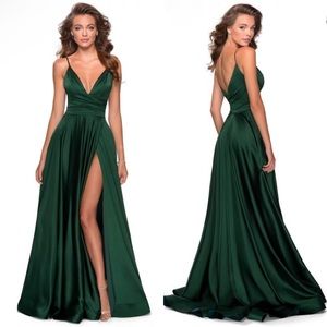 La Femme Strappy Back Satin Ballgown Maxi Dress 28607 Emerald Green Size 0 NWT